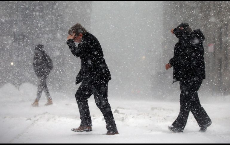 Boston espera recibir hasta 35 cm de nieve y ráfagas de viento de 105 km/h.