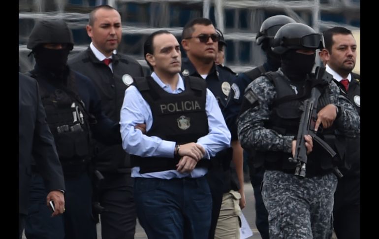Panamá entregó este jueves al ex gobernador de Quintana Roo, Roberto Borge (c), al Gobierno de México como parte del proceso de extradición.