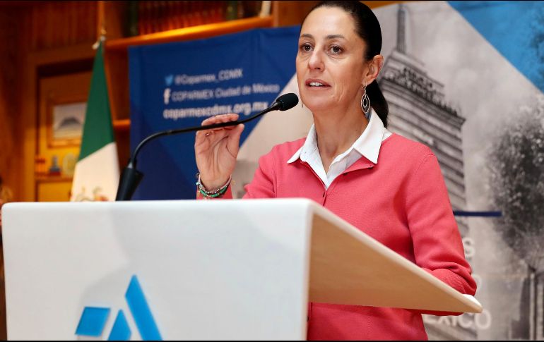 La precandidata Claudia Sheinbaum, es acusada de aprovechar la trifulca durante su mitin, para desviar la atención a las recientes declaraciones sobre Morena. SUN/ L. Godínez