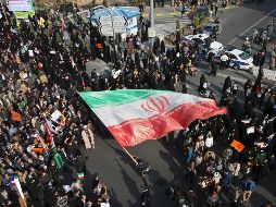 Ayer no hubo protestas en contra del régimen y la corrupción, sino una enorme marcha en favor de las autoridades iraníes. AP/N. Najafzadeh