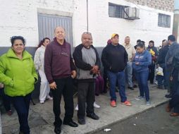 Transportistas denuncian que el horario de canje se redujo y tienen que madrugar sin la certeza de que serán atendidos. EL INFORMADOR / L. Fonseca