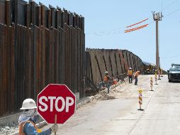 Según el documento descrito al Journal, el proyecto de muro se concretaría en un periodo de 10 años; la barrera se expandiría por casi mil 600 kilómetros. EFE / ARCHIVO