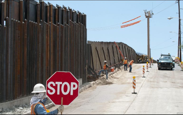 Según el documento descrito al Journal, el proyecto de muro se concretaría en un periodo de 10 años; la barrera se expandiría por casi mil 600 kilómetros. EFE / ARCHIVO