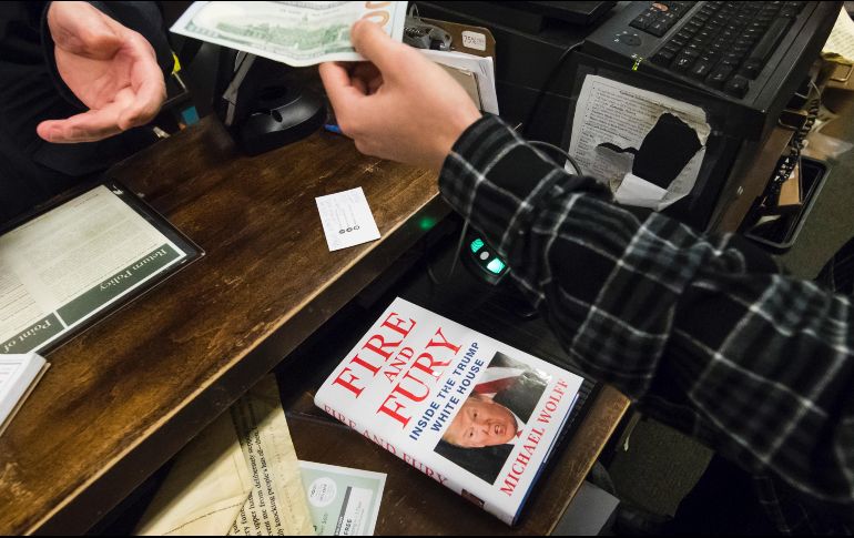 Trump insinuó que la publicación del polémico libro intenta ocultar su buena gestión económica. AP / M. Rourke