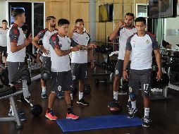 ''Eso es un tema que está hablado y se queda en el grupo, pensar en nuestro sentir y sólo eso, de ese tema no me toca hablar'', dijo Jesús ''Chapo'' Sánchez (D). MEXSPORT / ARCHIVO