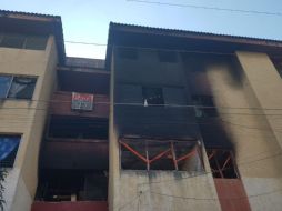 De acuerdo con Protección Civil el fuego probablemente habría iniciado debido al mal estado de la instalación eléctrica. EL INFORMADOR / R. Bobadilla