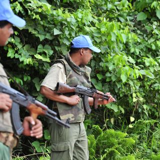 Choque entre camión y un minibús en Guinea deja 18 muertos