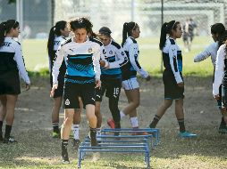De visita. Chivas Femenil se mete a La Corregidora con el afán de iniciar con el pie derecho el Clausura 2018. EL INFORMADOR/F. Atilano