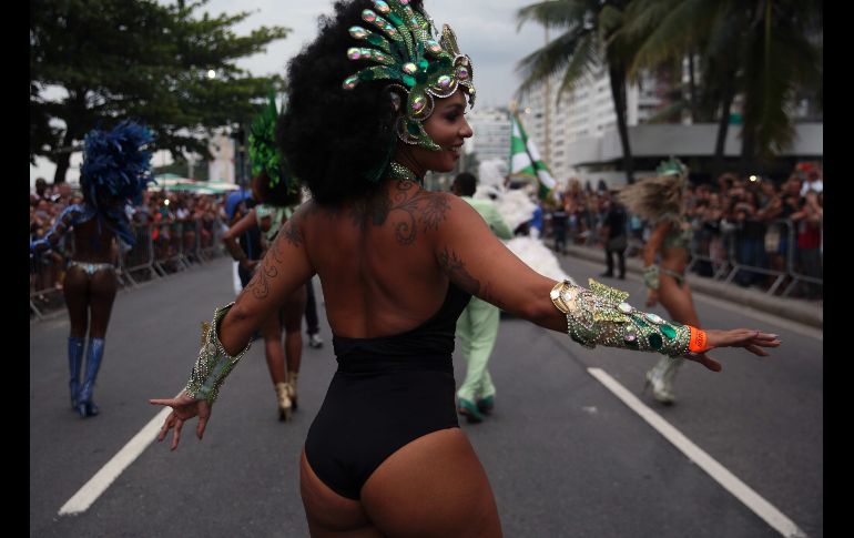 Los ritmos de carnaval en la ciudad arrancaron el sábado con una inusual pasarela para las escuelas de samba. El Carnaval de Río se celebrará del 9 al 17 de febrero.