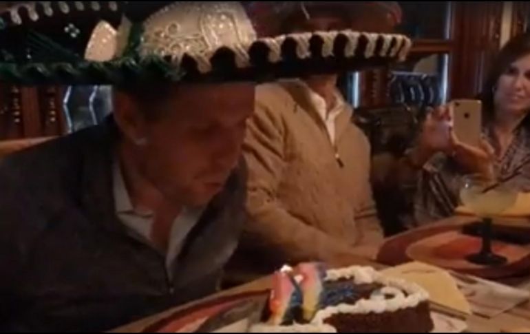 Eric festejó el sábado en el restaurante de comida mexicana Guadalajara, que se ubica en Briarcliff Manor, Nueva York. FACEBOOK / Lynne Patton