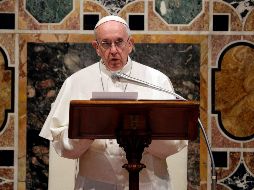 El Papa Francisco recuerda los fenómenos naturales durante su discurso ante los diplomáticos acreditados en el Vaticano con motivo del saludo de año nuevo. AFP / A. Medichini
