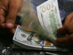 Para este lunes 8 de enero, Banco Base estima que tipo de cambio cotice entre 19.20 y 19.40 pesos por dólar. EFE / ARCHIVO