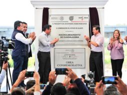 Peña Nieto, durante su visita a Jalisco para inaugurar oficialmente el Macrolibramiento de Guadalajara. TWITTER / @AristotelesSD