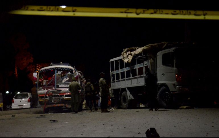 Cuatro policías, dos civiles y el atacante murieron en el atentado y entre los heridos se encuentran siete agentes que han sido trasladados a hospitales de la zona. EFE / J. Taraqai