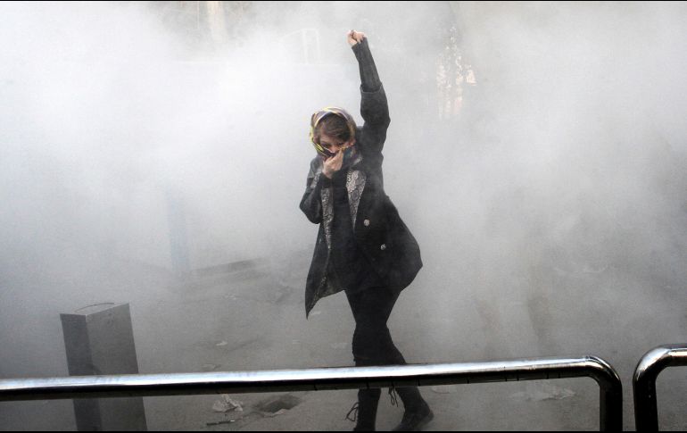 Cientos de personas en Irán han salido a las calles en los últimos días. AP/ARCHIVO