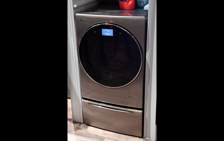 La lavadora y secadora Whirlpool All-In-One, que puede recibir notificaciones desde el Apple watch.