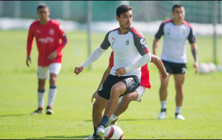 Chivas informó que la mejor forma de apoyar a Alanís para lograr sus sueños de jugar en Europa es que juegue con el club. MEXSPORT / ARCHIVO