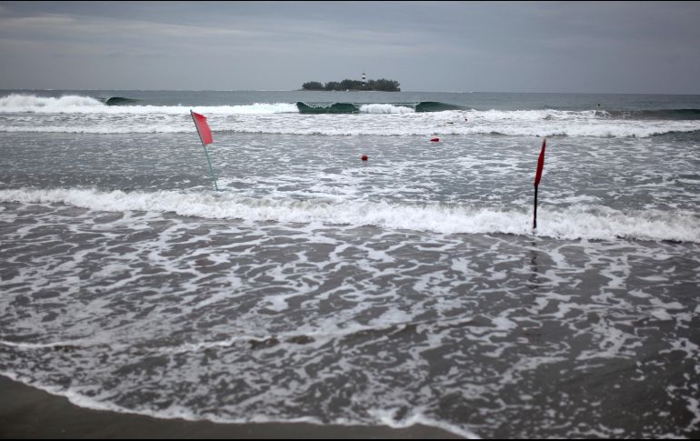Aunque se emitió una alerta sobre un posiblemente incremento de las olas, hubo un cambio repentino en las costas del Caribe y el mar se alejó de la costa. AP / ARCHIVO
