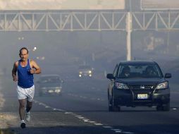 Entre otras reocmendaciones, piden evitar realizar actividades al aire libre ante la mala calidad del aire. EL INFORMADOR / ARCHIVO
