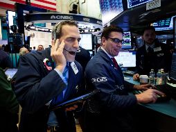 El Standard & Poor's 500 retrocede 5.93 puntos al situarse en dos mil 745.36 unidades. EFE / J. Lane