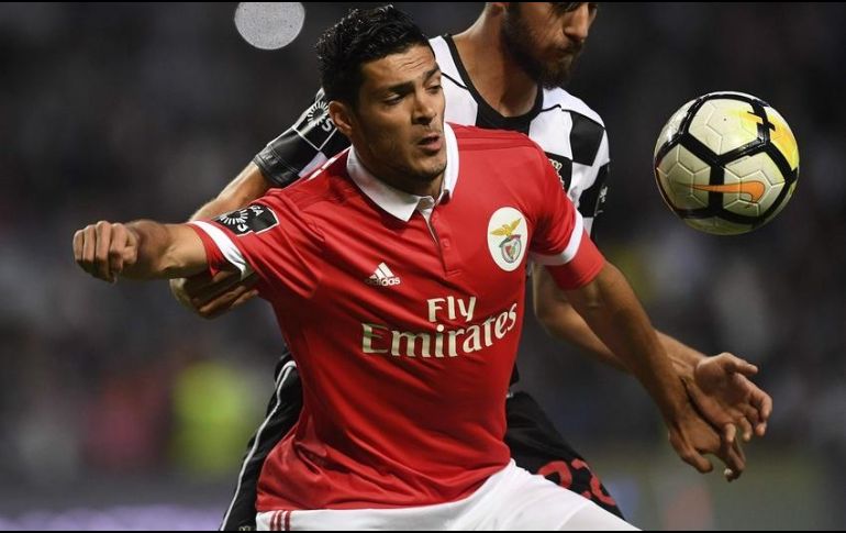 En el Benfica Jiménez se encuentra relegado a la banca; llegar a América le permitiría sumar minutos de juegos pensando en el Mundial que se juega a partir del próximo mes de junio. AFP/ARCHIVO