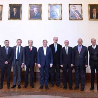 González Anaya se reúne con ex secretarios de Hacienda