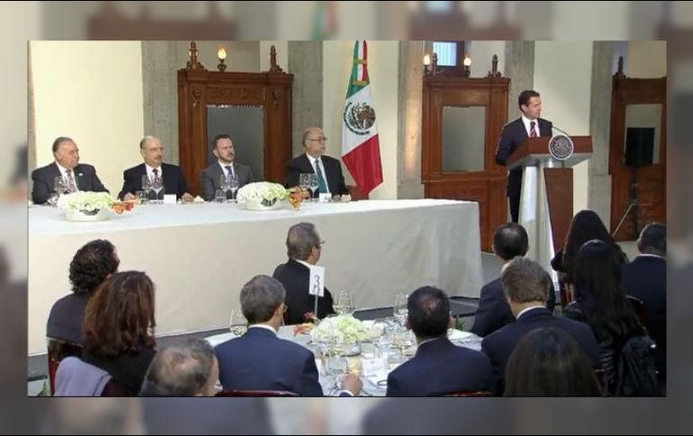 Durante su mensaje en la 29 Reunión de Embajadores y Cónsules de México, el Presidente afirmó que el proceso de renegociación se lleva a cabo de manera profesional. TWITTER / @ESanchezHdz