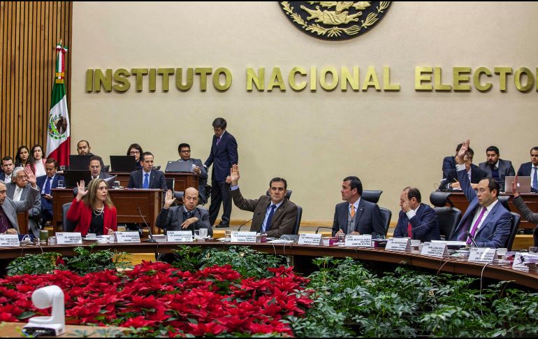 En la sesión de la Comisión se abordó la queja, promovida en julio de 2015 por el entonces senador del PAN, Javier Corral. SUN / C. Mata
