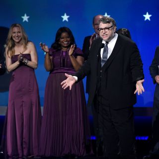 Guillermo del Toro triunfa en premios Critics Choice