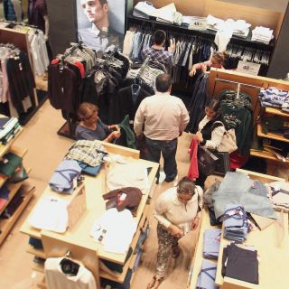 Consumo privado frenó su avance, reporta el Inegi