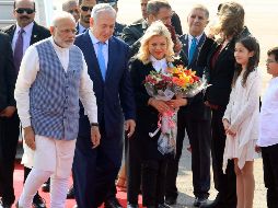 El primer ministro israelí (c) tratará durante su visita temas como la defensa, la agricultura y la industria alimentaria. EFE/STR