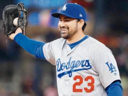Adrián González jugó seis temporadas para los Dodgers de Los Ángeles, equipo que en diciembre pasado lo cambió a los Bravos de Atlanta, para después convertirse en agente libre. AP
