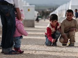 Informan que hospitales y escuelas se han visto afectados por los bombardeos, lo que afecta la calidad de vida de los niños. AP/ARCHIVO
