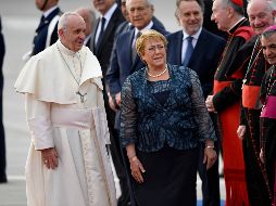 El Papa Francisco fue recibido por la presidenta Michelle Bachelet. AFP / M. Bernetti