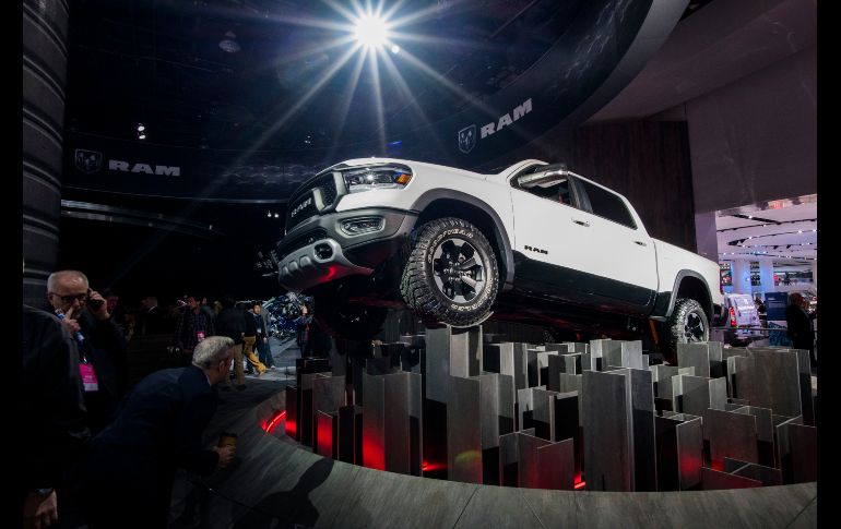 Los modelos de gran tamaño dominan el Salón Internacional del Automóvil de Norteamérica (NAIAS), que abrió oficialmente hoy en Detroit, Estados Unidos. La nueva Ram 1500, del grupo Fiat Chrysler. AFP/J. Samad