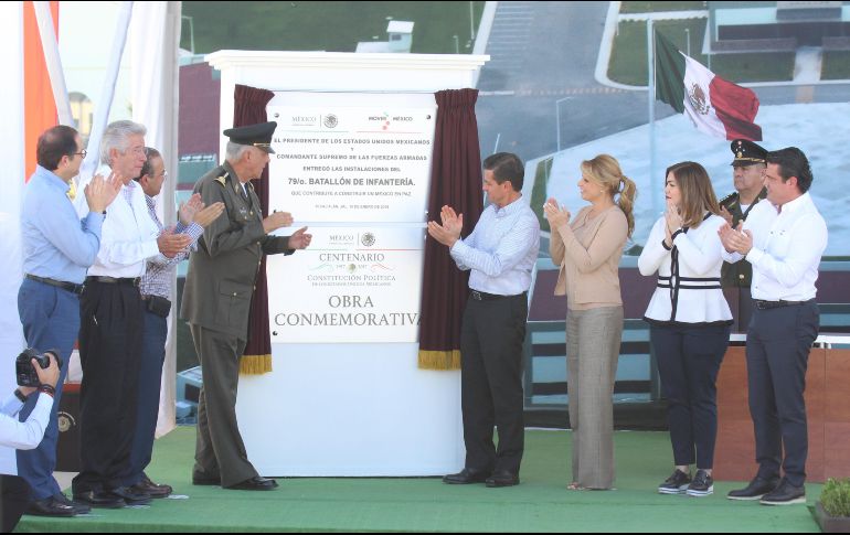 Peña Nieto y el titular de la Sedena durante la inauguración de las instalaciones. EL INFORMADOR / G. Gallo