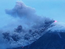 La actividad del Mayon se ha notado en la región con fuertes estruendos, lluvia de cenizas y un fuerte olor a ácido sulfúrico. AFP/C. Sayat
