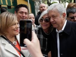 López Obrador destaca que el PRI y el PAN son lo mismo y que no les tiene confianza. SUN / ARCHIVO