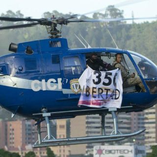Policía venezolano pide la renuncia de Maduro