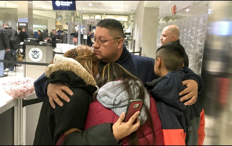 La deportación fue aplazada para que García pasara las fiestas de fin de año con su esposa y sus dos hijos, todos ciudadanos estadounidenses. AP / N. Warikoo /Detroit Free Press