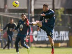 Jérémy Ménez, junto al resto de sus compañeros del cuadro azulcrema, continuará hoy con su preparación de cara al duelo ante los auriazules. MEXSPORT
