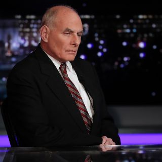 John Kelly admite que México no pagará por el muro