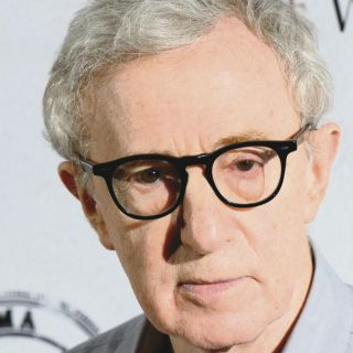 Le dan la espalda a Woody Allen