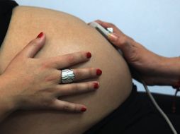Se denomina sufrimiento fetal a las alteraciones en la circulación de oxígeno entre el bebé y la madre a través de la placenta. AFP/Archivo