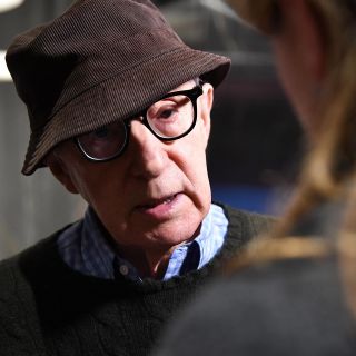 Woody Allen condena el "cinismo" de la familia Farrow