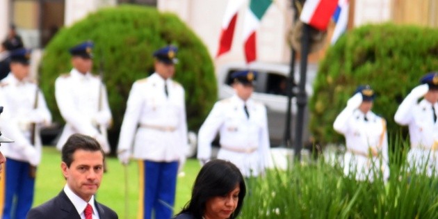 Paraguay aclara ausencia de escudo en banderas mexicanas