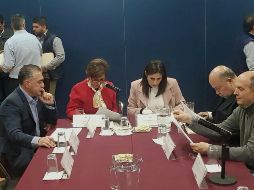 La presidenta de la Comisión de Justicia, Mónica Almeida López (centro izq.) espera que el trámite no se alargue más allá del mes de febrero. EL INFORMADOR / R. Rivas