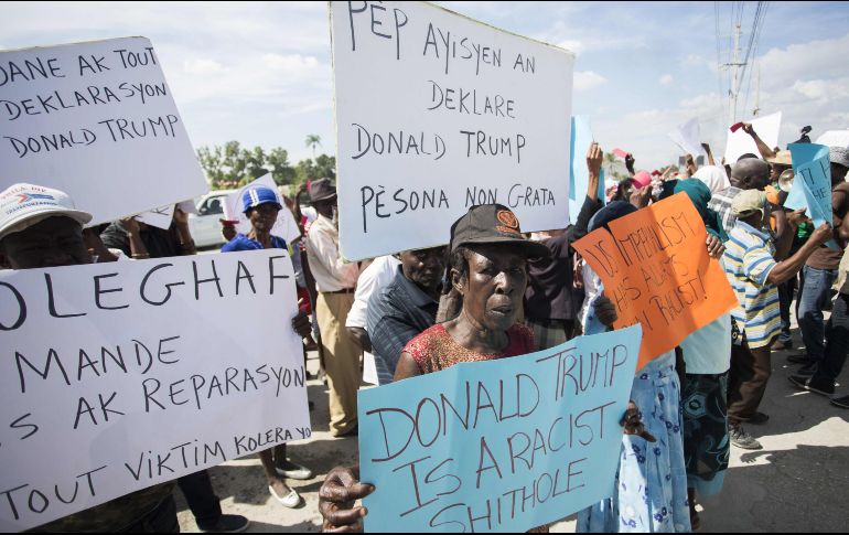 Los manifestantes criticaron las declaraciones del presidente de EU, en las que habría usado una palabra vulgar para referirse a los países africanos. AFP / P. Jean
