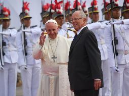 El presidente peruano, Pedro Pablo Kuczynski, acompañará al Papa en sus actos públicos durante casi toda la visita. EFE / L. Zennaro