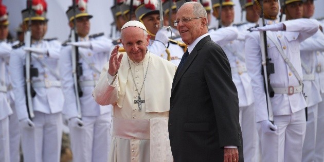 "Recen por m&iacute;, no se olviden", pide el Papa a sus fieles peruanos